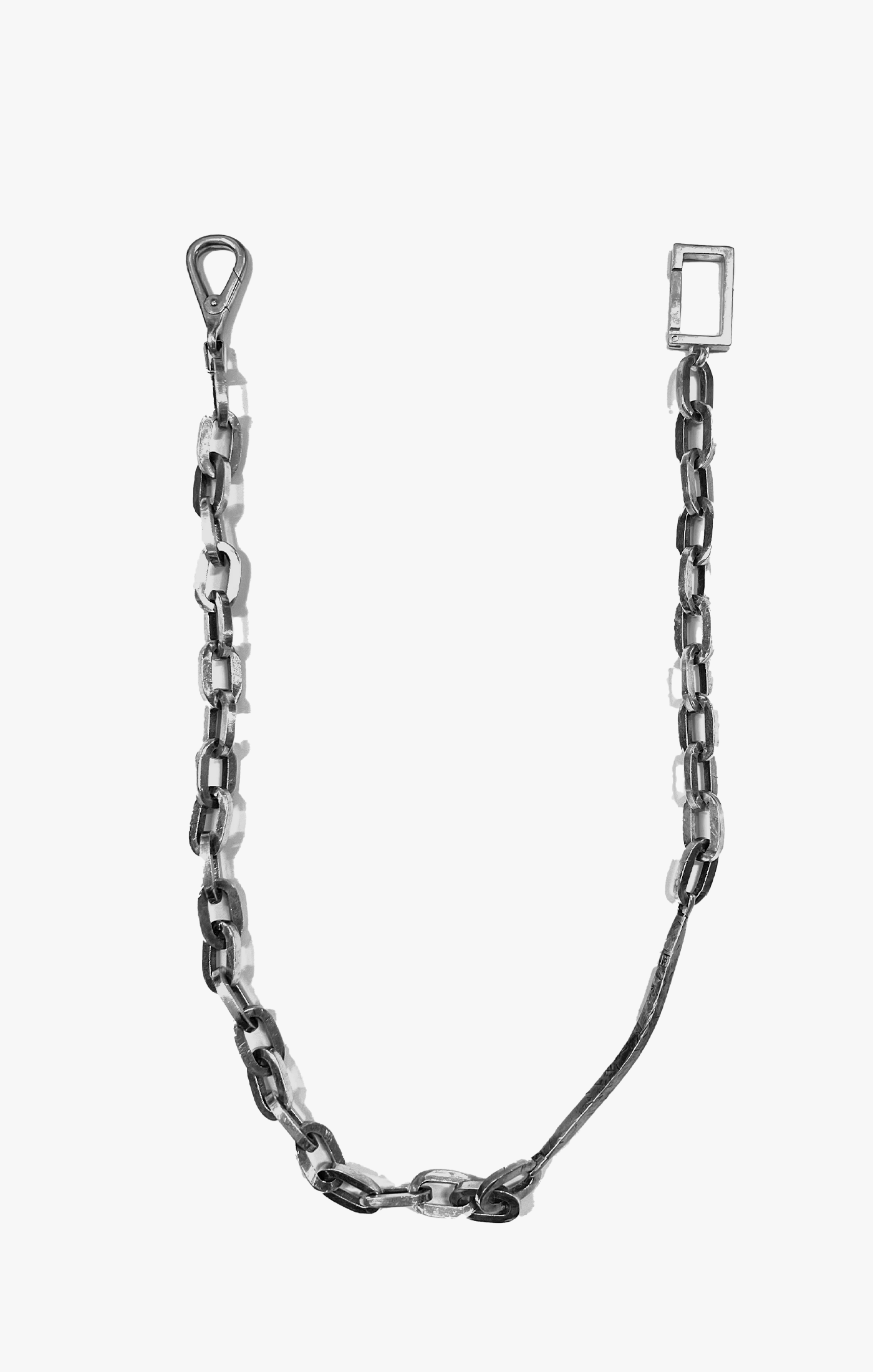 LARGE FLAT OVAL WALLET CHAIN / HAND FORGED BAR 020
