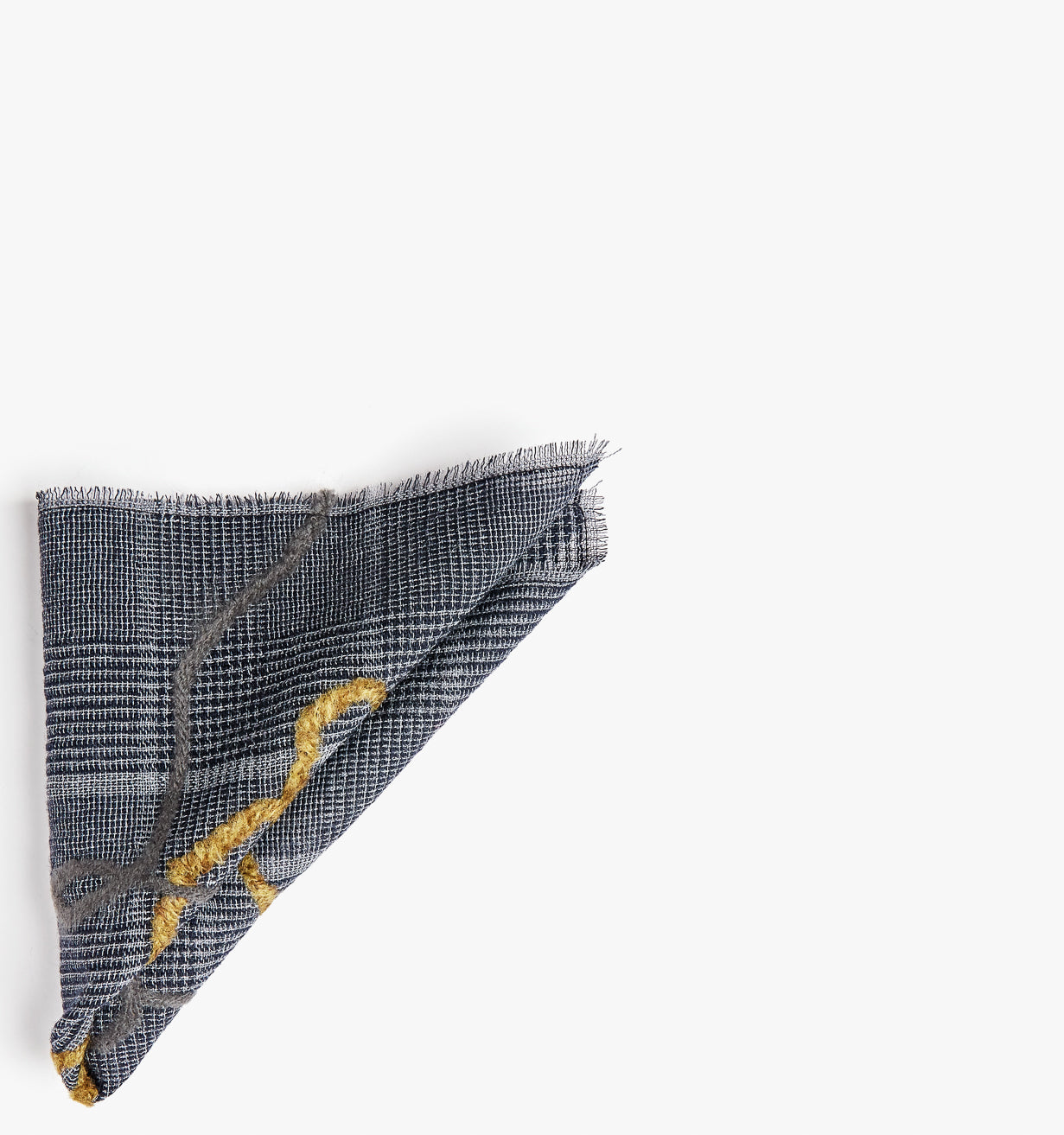 FELTED YARN POCKET SQUARE