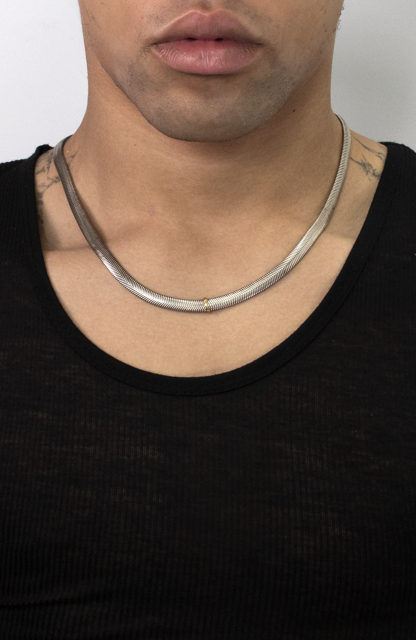 SNAKE CHAIN W/ GOLD HOOP NECKLACE 250