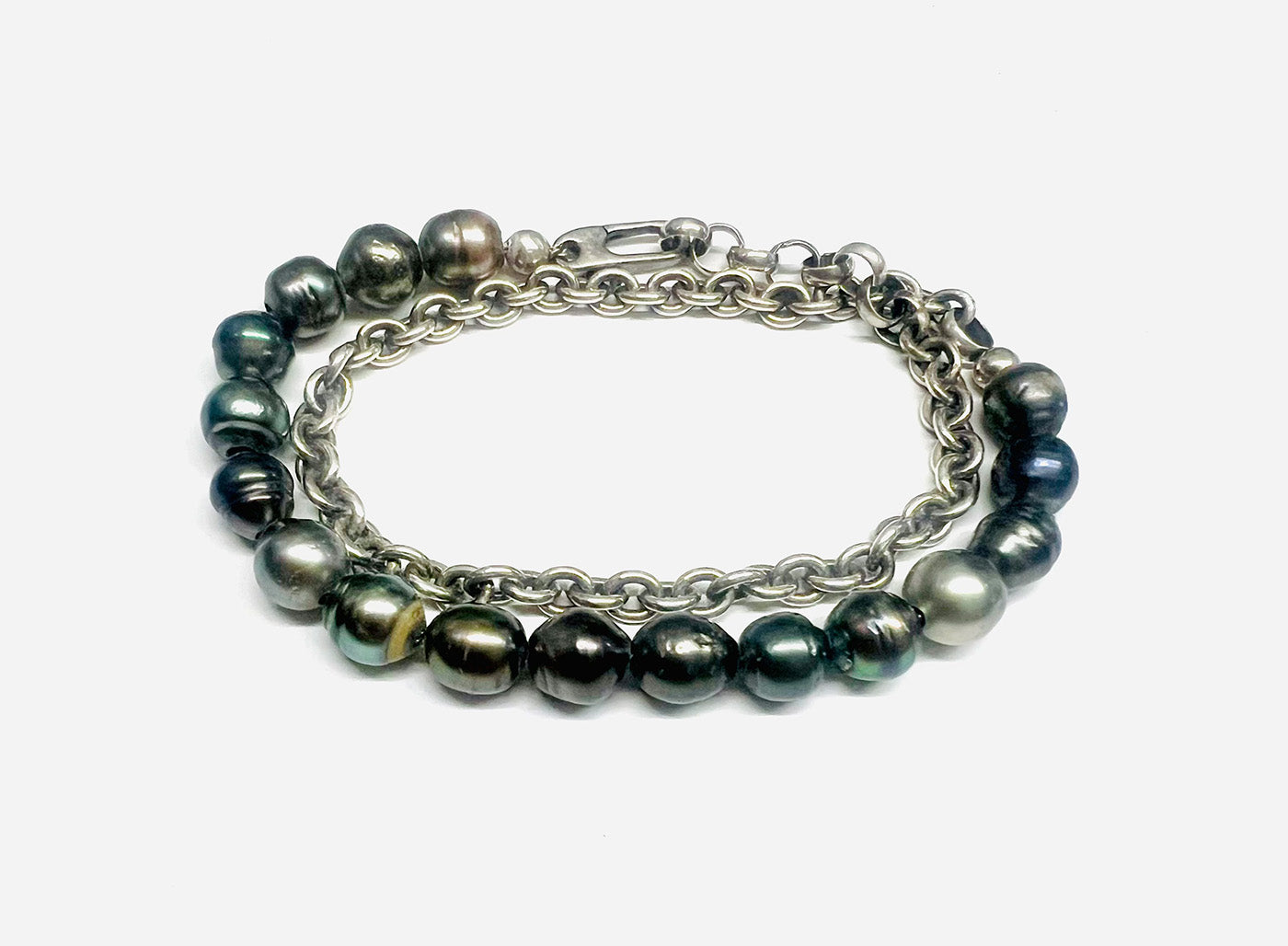 adjustable 8mm tahitian pearl strand connect to a sterling cable chain. this piece can also be worn as a choker length necklace