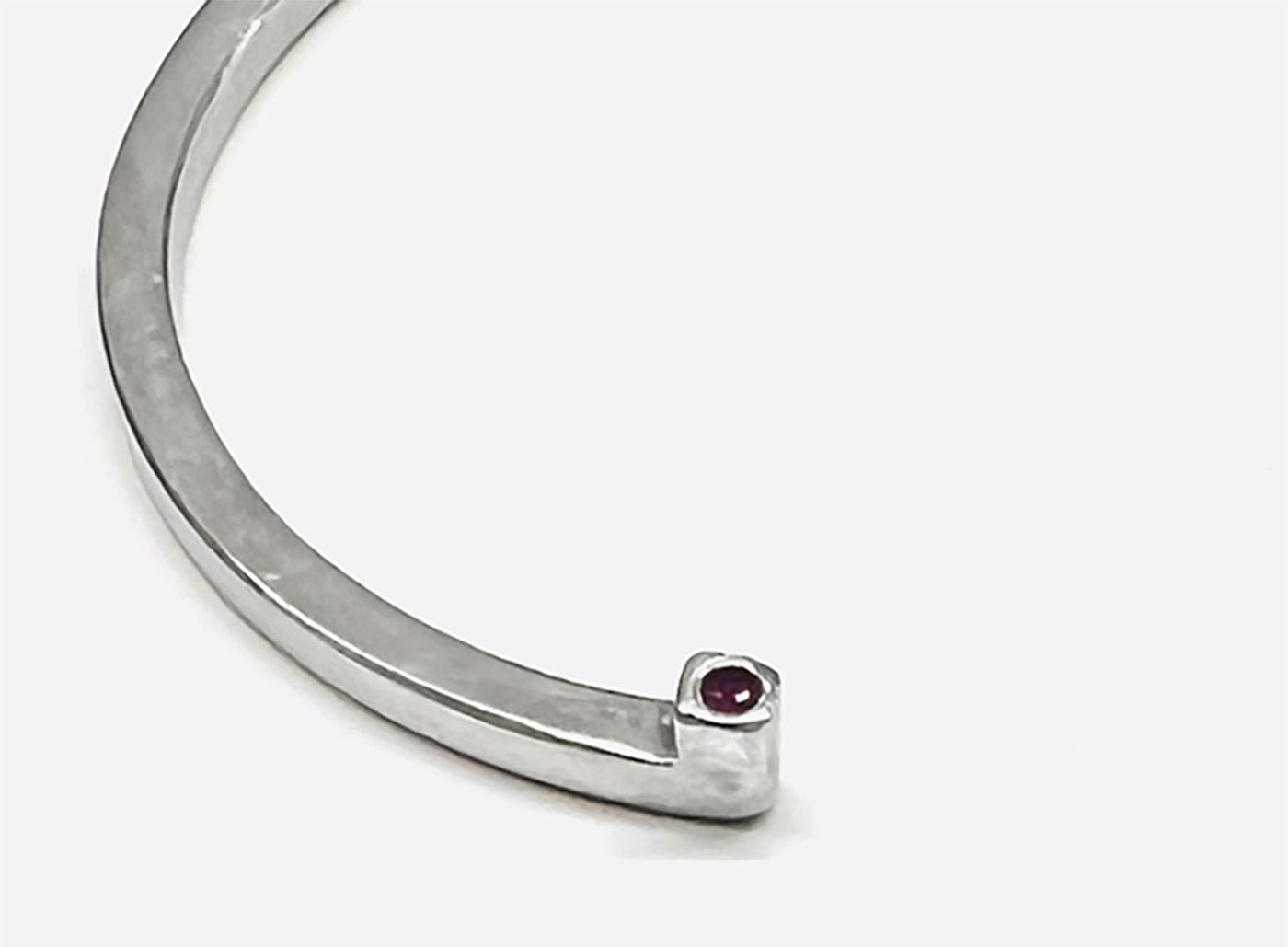STERLING CUFF / INSET RUBIES 575