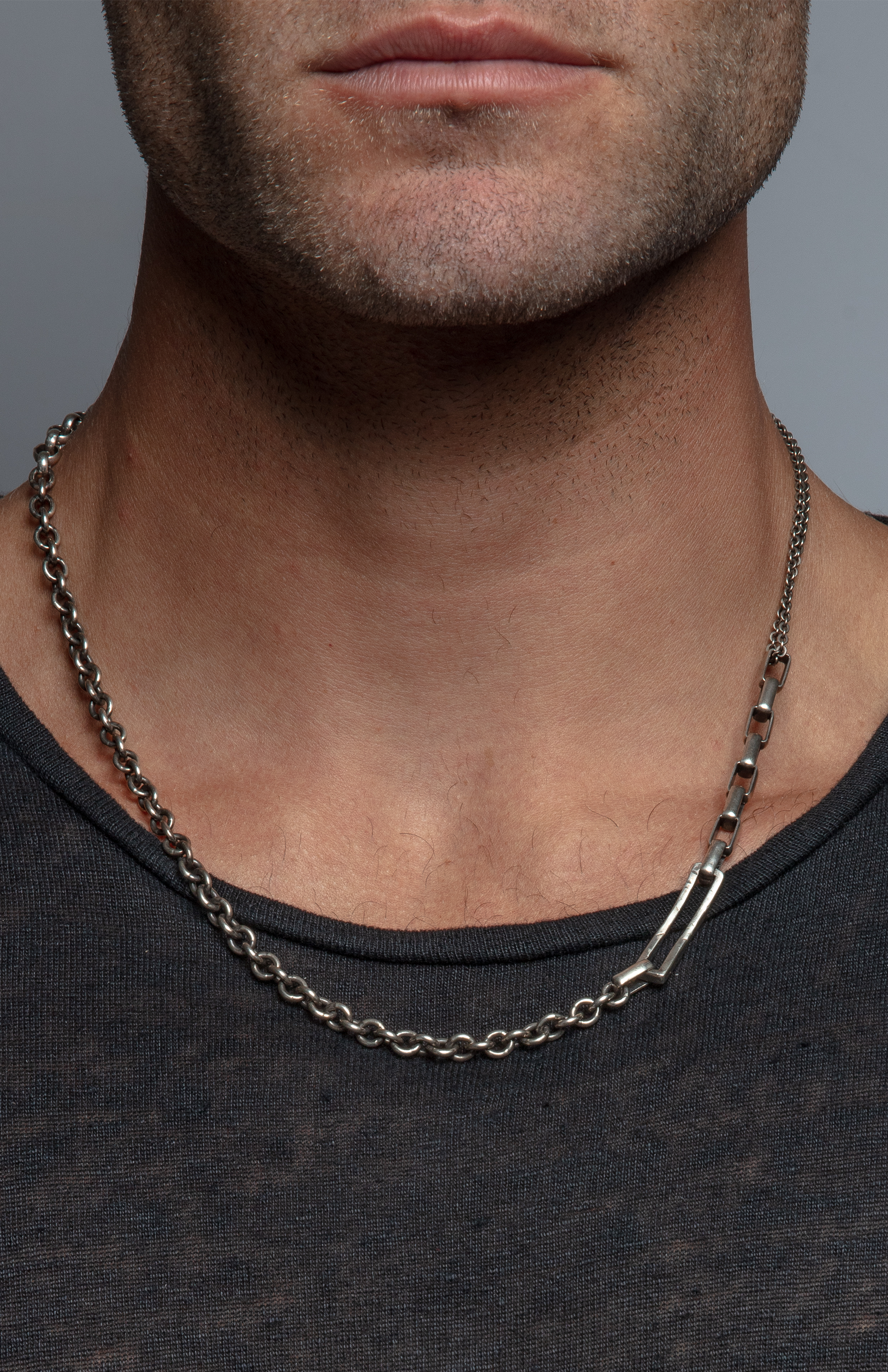 MIXED CHAIN / DISTRESSED BAR NECKLACE 187