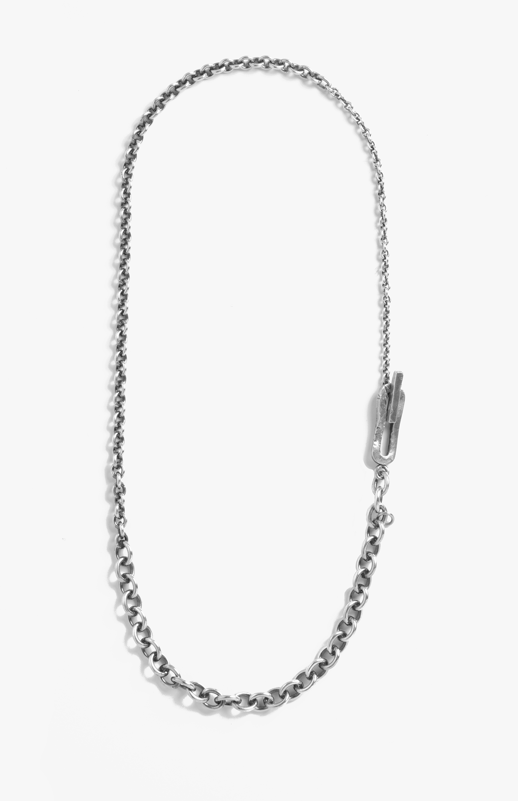 BEATEN ELONGATED LINK TOGGLE NECKLACE 188