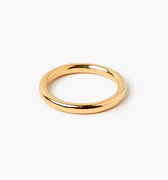 clean, modern & discreet, this dense 10 gauge 18k gold ring makes the perfect unity band