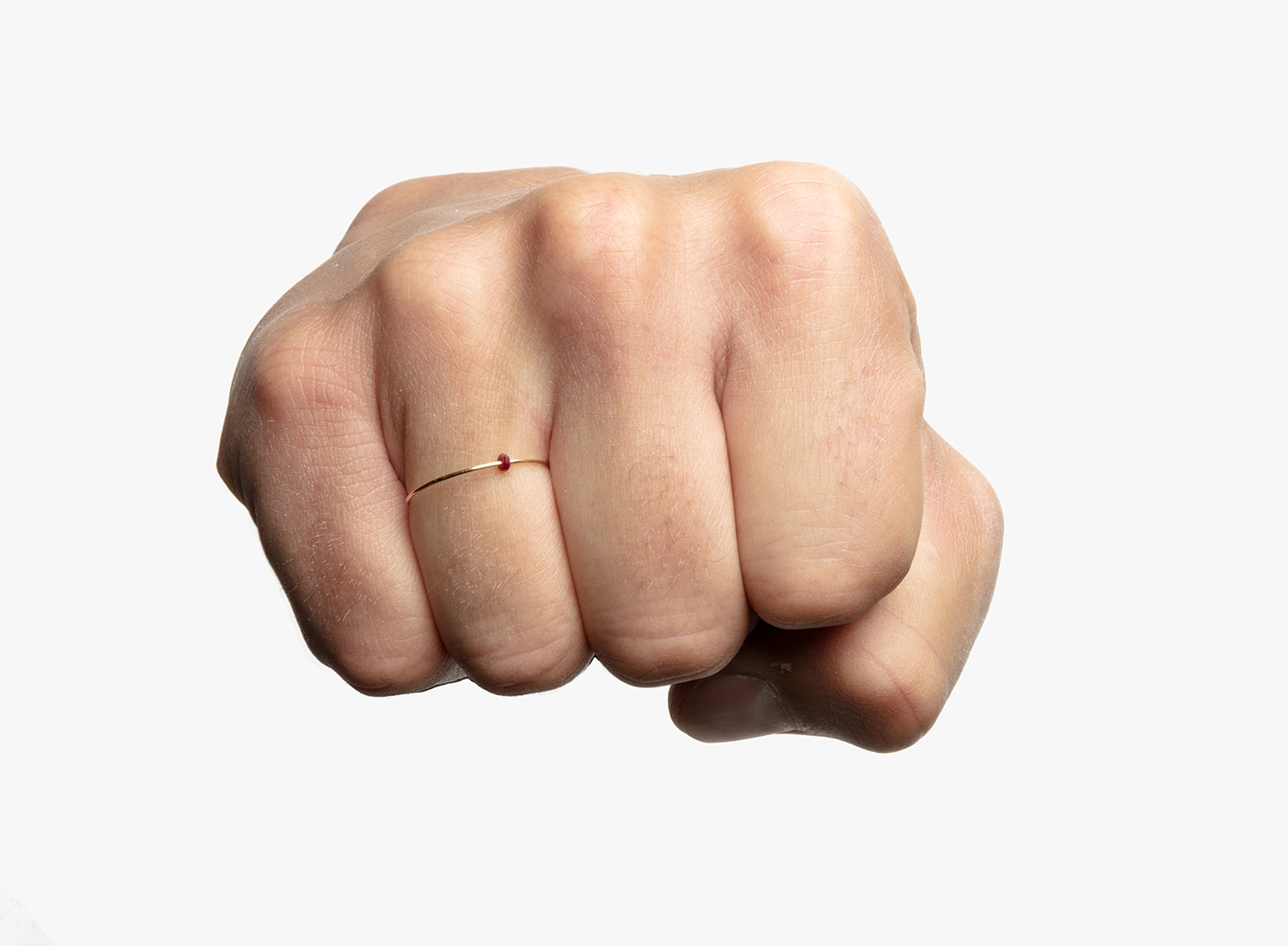 18K RING W/ SINGLE BEADED RUBY 092