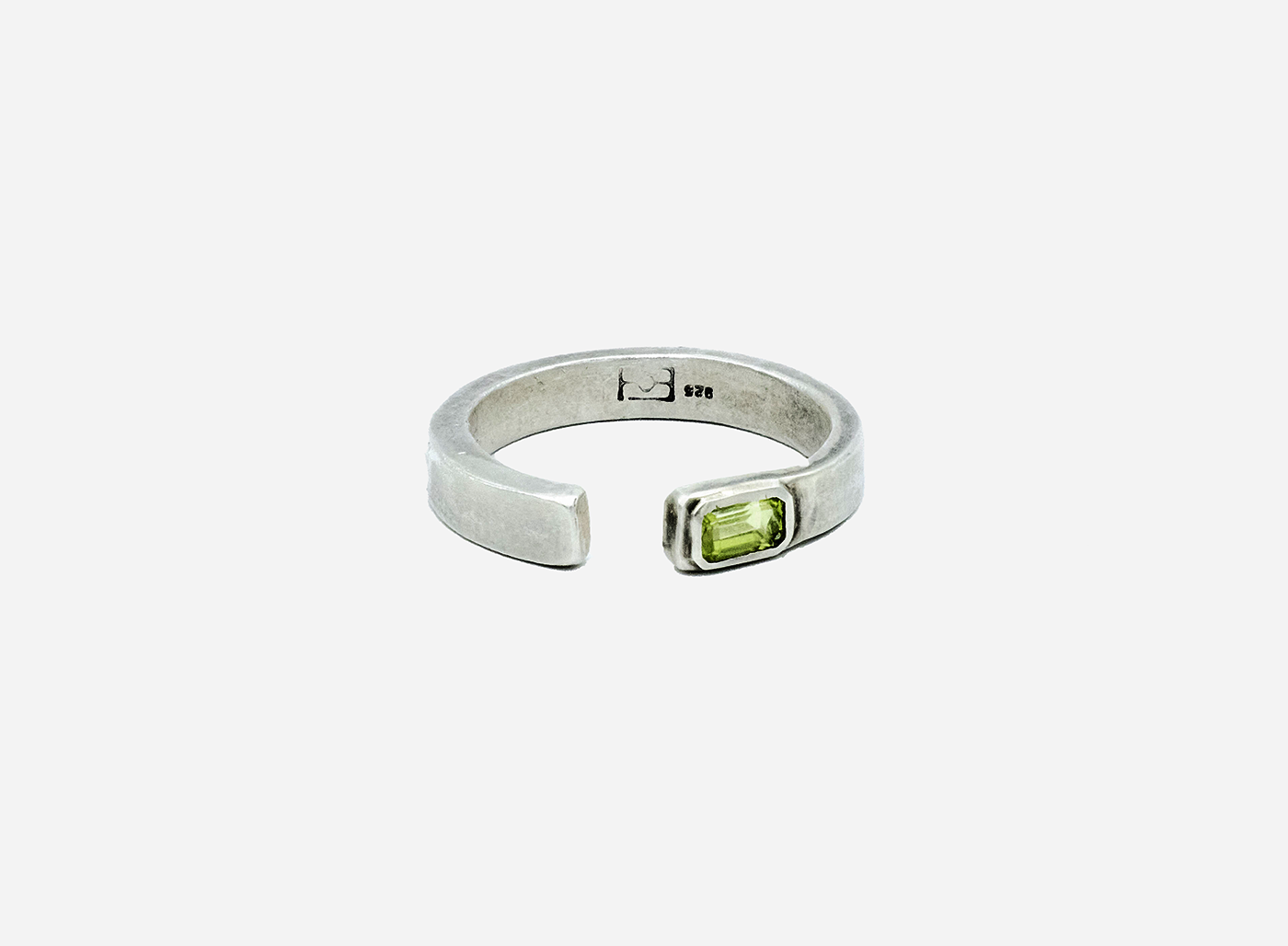 5X3MM PERIDOT OPEN RING 122