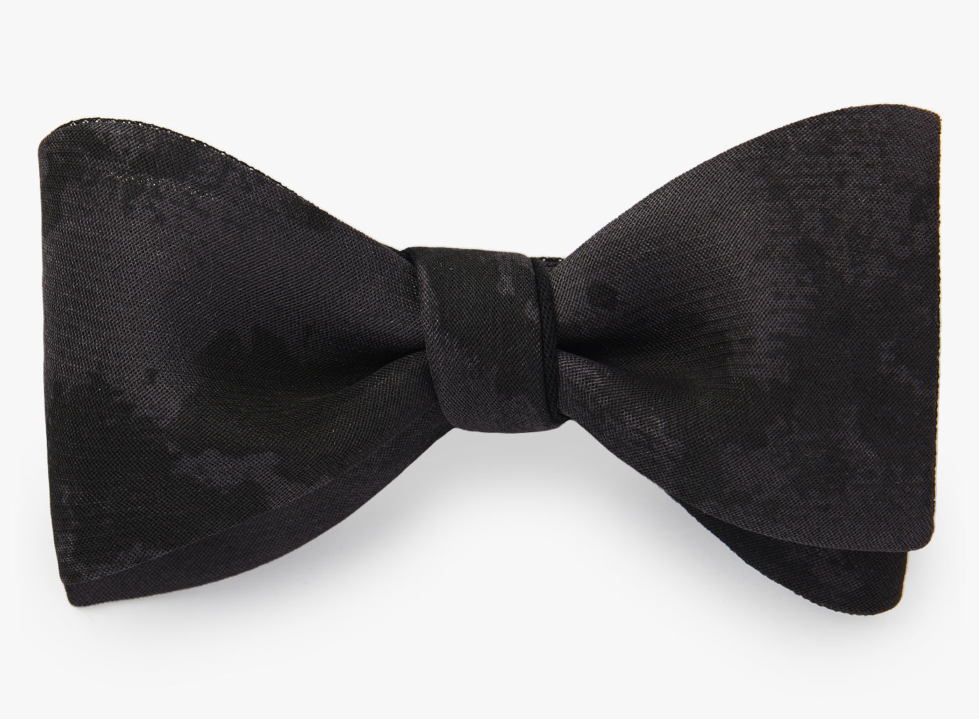 HAND-PAINTED BOWTIE 749