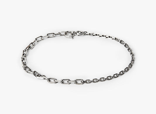 MIXED CHAIN BRACELET 113: a small box chain is connected to a medium box chain by a lobster clasp closure